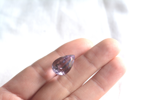 ピンクラベンダーアメジスト【32】ルース・ファセットカット（18×11.5mm）