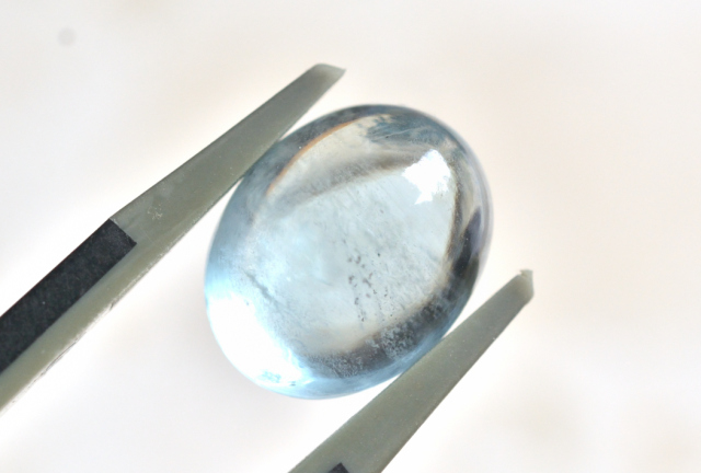 アクアマリン【4】ルース・カボション（13×10mm）