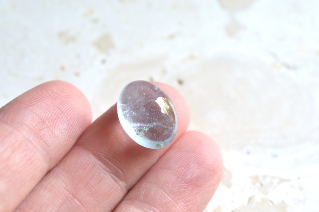 アクアマリン【5】ルース・カボション（14×10.5mm）