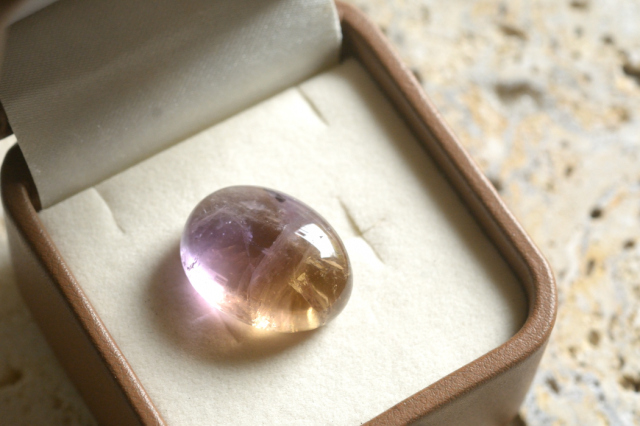 アメトリン【22】ルース・カボション（21×16mm）
