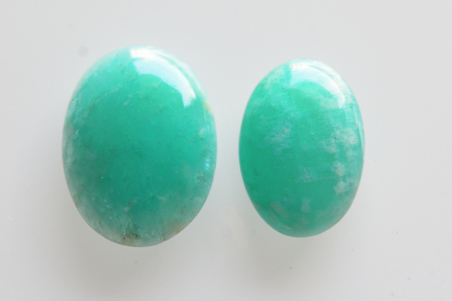 アマゾナイト・2石セット【37】天然石ルース・カボション　（16×12.5mm）