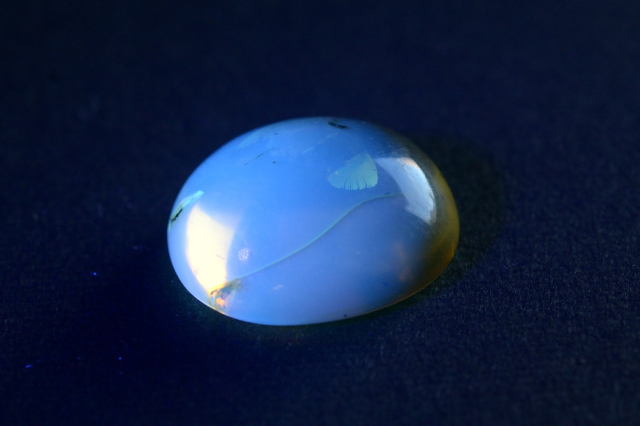 バーマイト（ブルーアンバー）【1】天然石ルース・カボション（15×13mm）