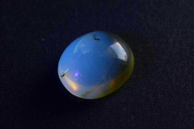 バーマイト（ブルーアンバー）【1】天然石ルース・カボション（15×13mm）