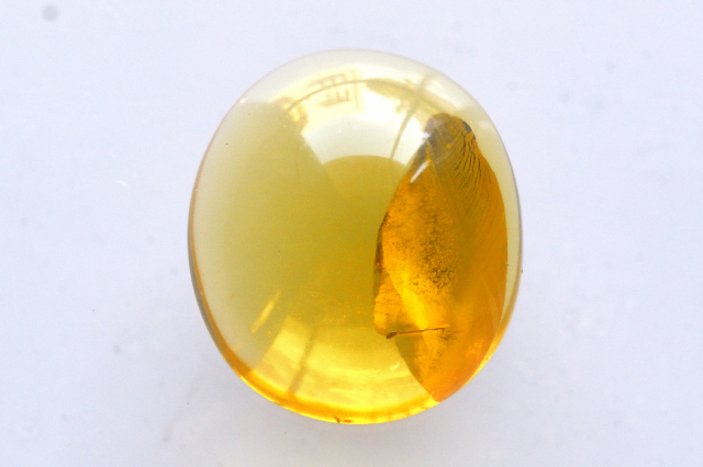 バーマイト（ブルーアンバー）【2】天然石ルース・カボション（15×13mm）