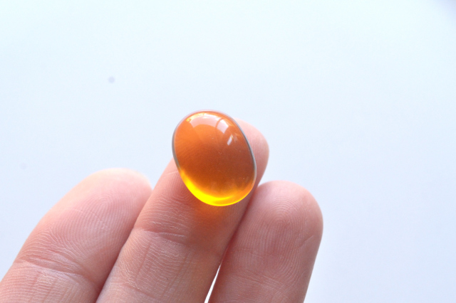 バーマイト（ブルーアンバー）【3】天然石ルース・カボション（16×11.5mm）