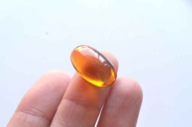 バーマイト（ブルーアンバー）【4】天然石ルース・カボション（20×11mm）
