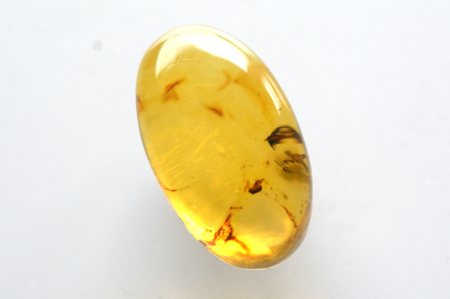 アンバー（琥珀）【42】天然石ルース・カボション（17.5×10.5mm）