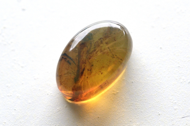 アンバー（琥珀）【44】天然石ルース・カボション（17×11mm）