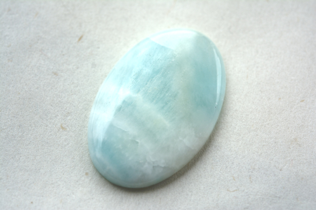 ブルーアラゴナイト【3】ルース・カボション（45.5×27.5mm）