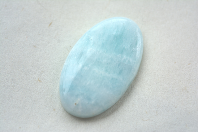 ブルーアラゴナイト【5】ルース・カボション（43×25mm）