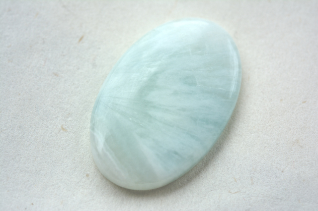 ブルーアラゴナイト【7】ルース・カボション（45.5×29.5mm）