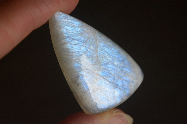 ベロモライト ムーンストーン【10】ルース・カボション（36.5×23mm）