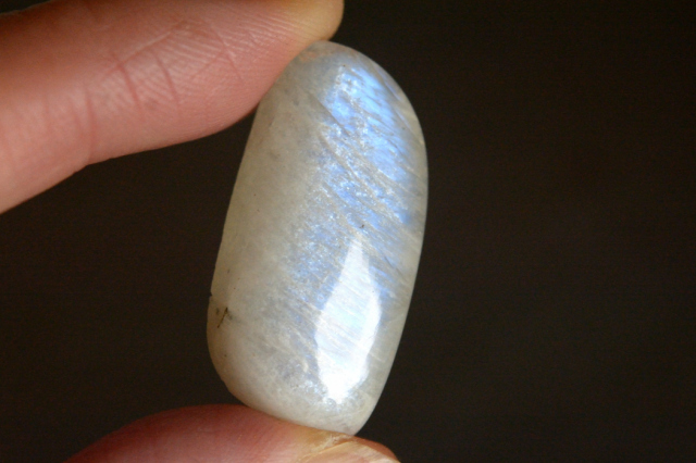 ベロモライト ムーンストーン【11】ルース・カボション（29×13.5mm）