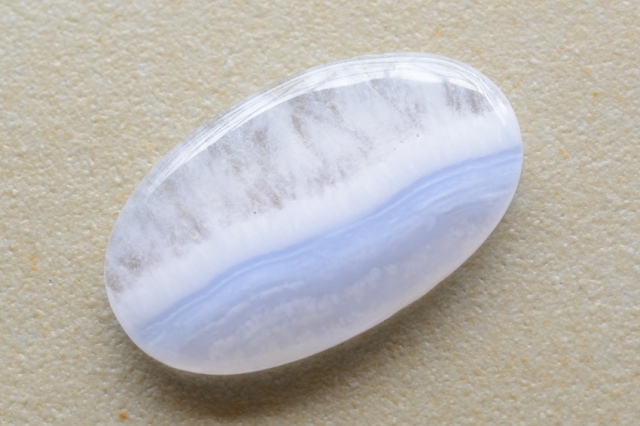 ブルーレースアゲート【30】ルース・カボション（33.5×20mm）