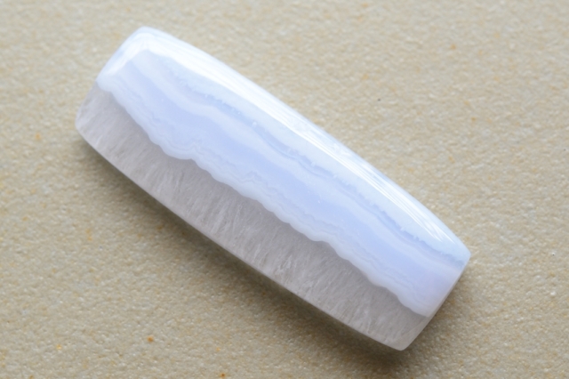 ブルーレースアゲート【34】ルース・カボション（45.5×17mm）