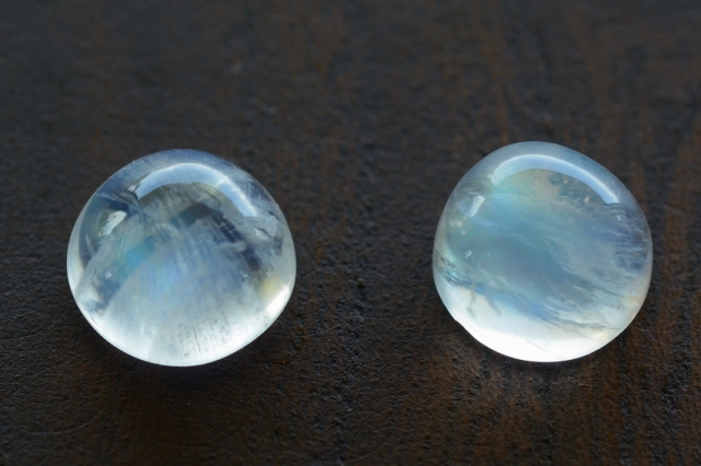 ムーンストーン【27】天然石ルース・カボション　（7.5×7mm）