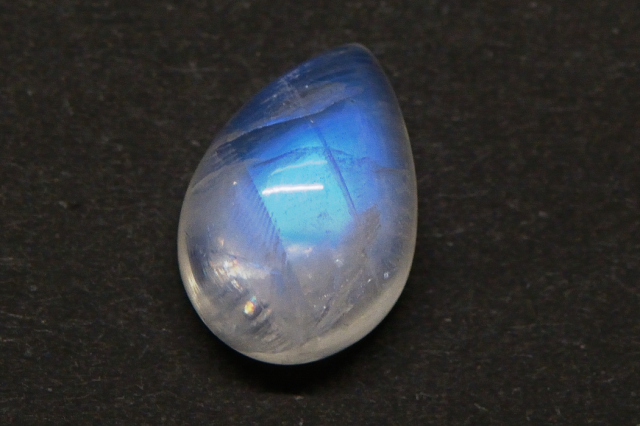 レインボームーンストーン【29】ルース・カボション　（16×11mm）