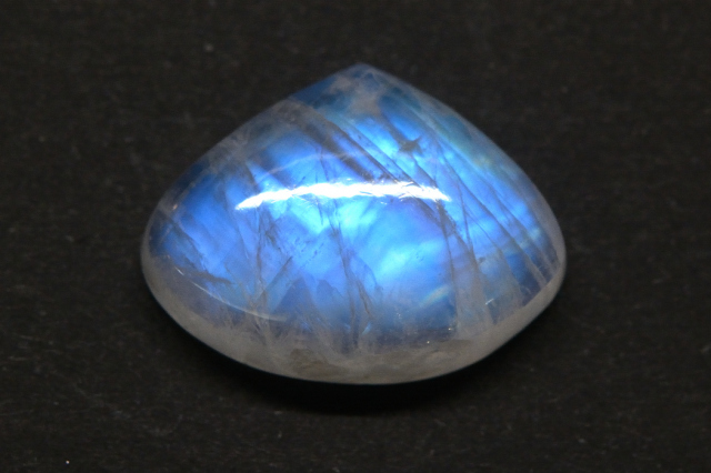 レインボームーンストーン【42】ルース・カボション　（17×22.5mm）