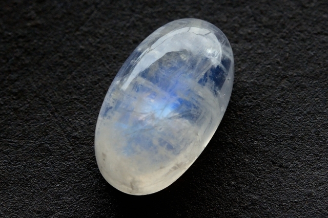 ムーンストーン【66】ルース・カボション　（19.5×11.5mm）