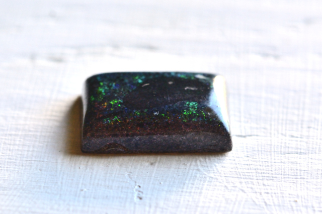 ブラックマトリックスオパール【4】ルース・カボション（17.5×12mm）