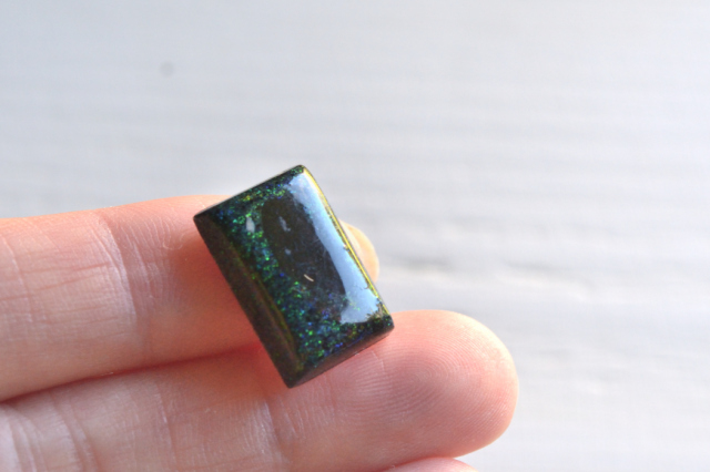 ブラックマトリックスオパール【4】ルース・カボション（17.5×12mm）