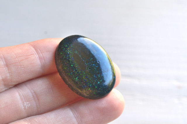 ブラックマトリックスオパール【6】ルース・カボション（29.5×23mm）