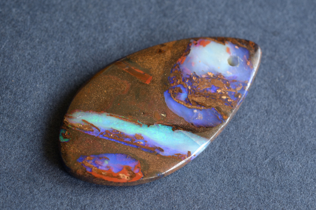 ボルダーオパール【33】ルース・カボション（47.5×26mm）