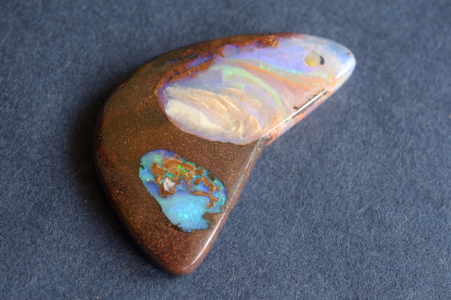 ボルダーオパール【34】ルース・カボション（43.5×27mm）