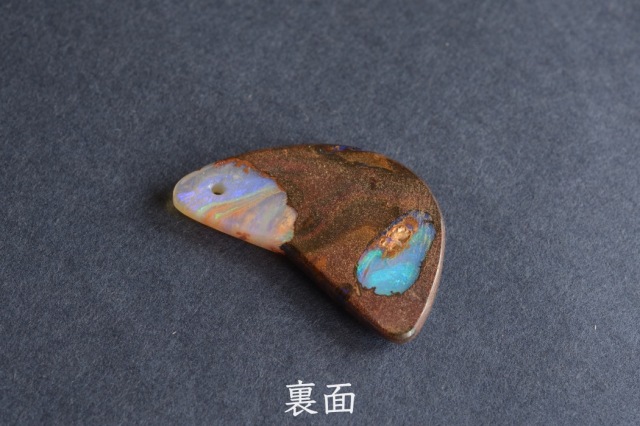 ボルダーオパール【34】ルース・カボション（43.5×27mm）