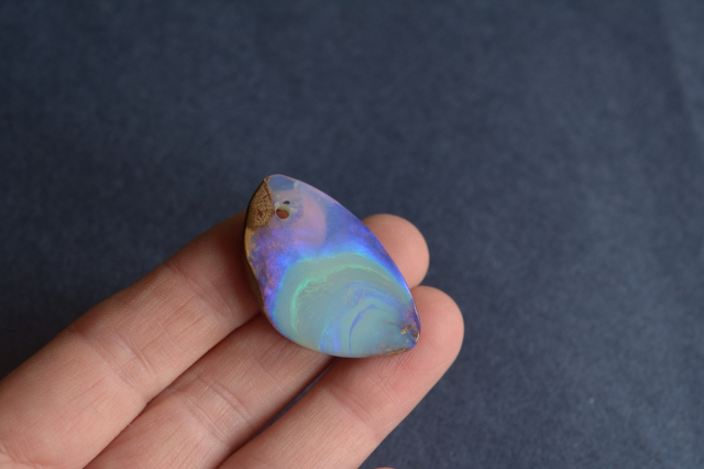 ボルダーオパール【38】ルース・カボション（34.5×21mm）