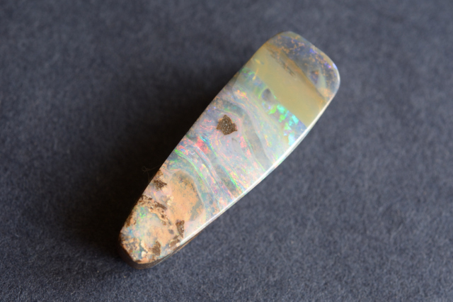 ボルダーオパール【40】ルース・カボション（36.5×12mm）