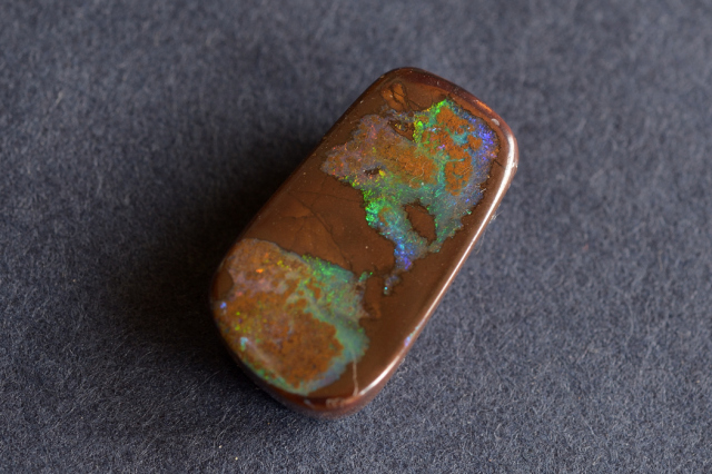 ボルダーオパール【43】ルース・カボション（22×12mm）