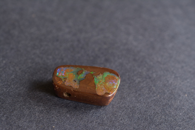 ボルダーオパール【43】ルース・カボション（22×12mm）