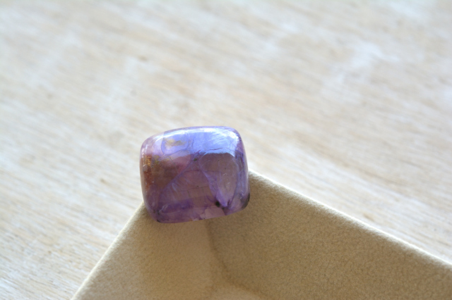 チャロアイトクォーツ【3】ルース・カボション（22.5×21.5mm）