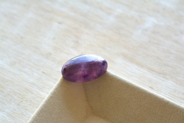 チャロアイトクォーツ【11】ルース・カボション（24.5×14.5mm）