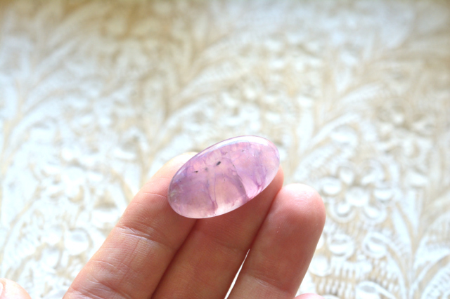 チャロアイトクォーツ【12】ルース・カボション（27.5×15mm）