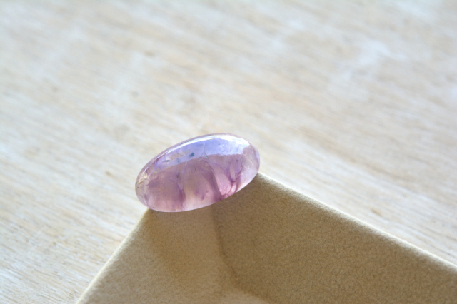 チャロアイトクォーツ【12】ルース・カボション（27.5×15mm）