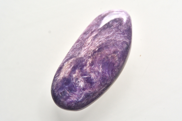 チャロアイト【19】ルース・カボション（38.5×18mm）