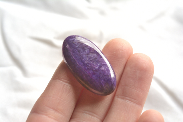 チャロアイト【25】ルース・カボション（33.5×17mm）