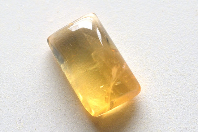 シトリン【16】ルース・カボション（18.5×11.5mm）