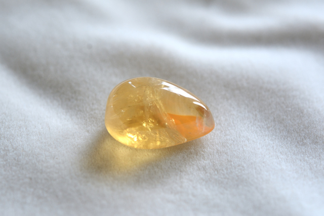 シトリン【19】ルース・カボション（17.5×13mm）