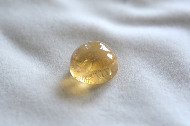 シトリン【22】ルース・カボション（13.5×13.5mm）