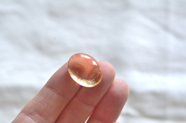 シトリン【24】ルース・カボション（19.5×15mm）