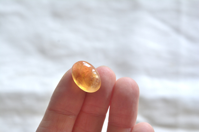 シトリン【25】ルース・カボション（17×11.5mm）