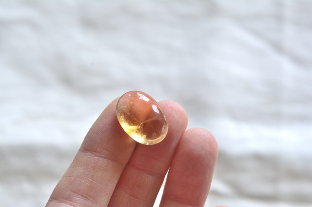 シトリン【31】ルース・カボション（19×13.5mm）