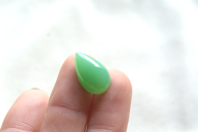 クリソプレーズ（オーストラリア産）【35】ルース・カボション（17×10.5mm）