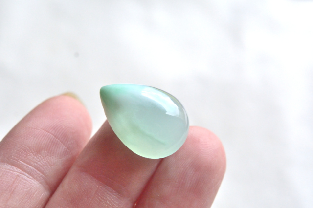 クリソプレーズ【62】ルース・カボション　（19.5×14mm）