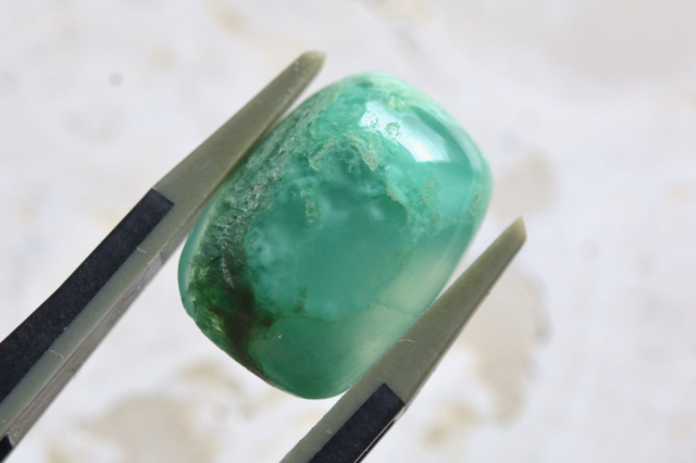 クリソプレーズ【67】ルース・カボション　（16.5×12mm）