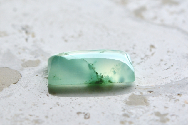 クリソプレーズ【69】ルース・カボション　（19.5×11mm）