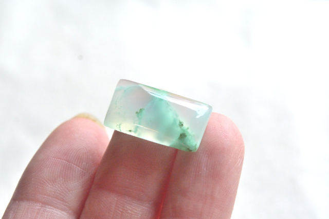 クリソプレーズ【69】ルース・カボション　（19.5×11mm）